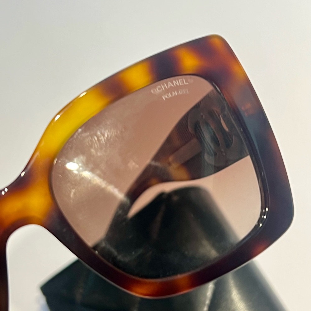 CHANEL Brown Tortoise Sunglasses - Picture 13 of 13